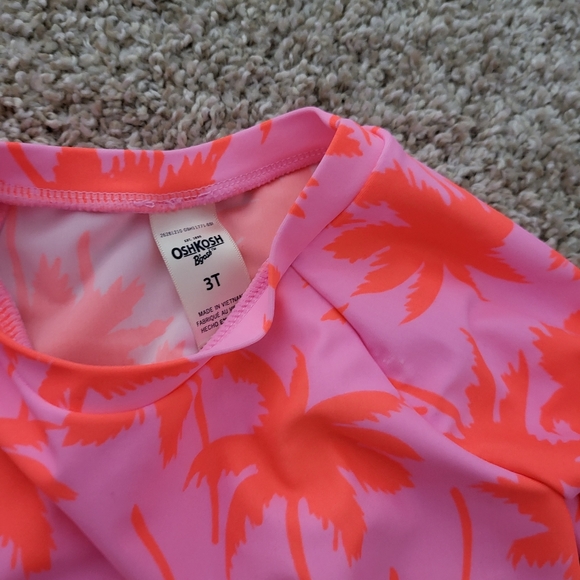 2 piece Oshkosh swimsuit - Picture 4 of 4